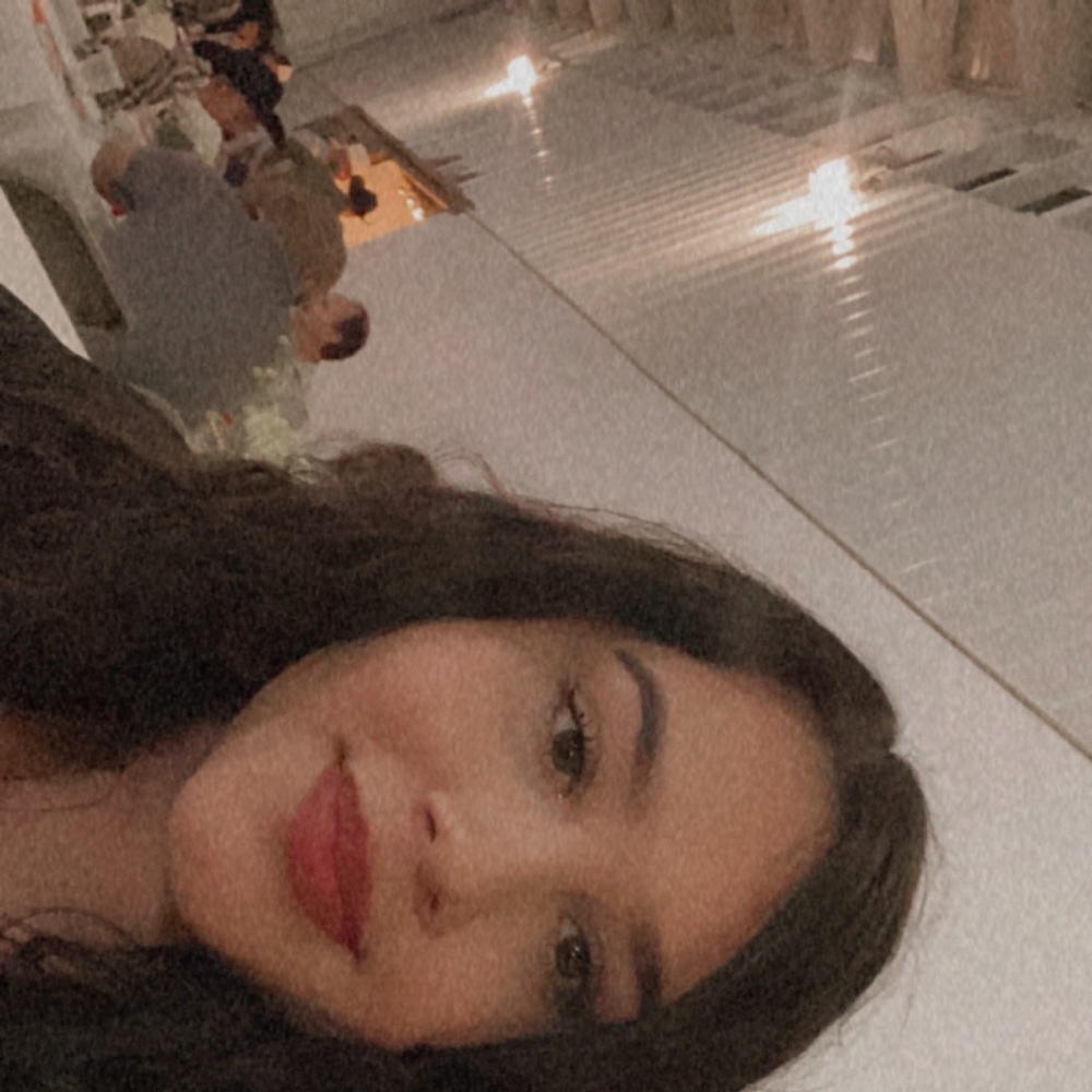 Meet your Posher, Roxana